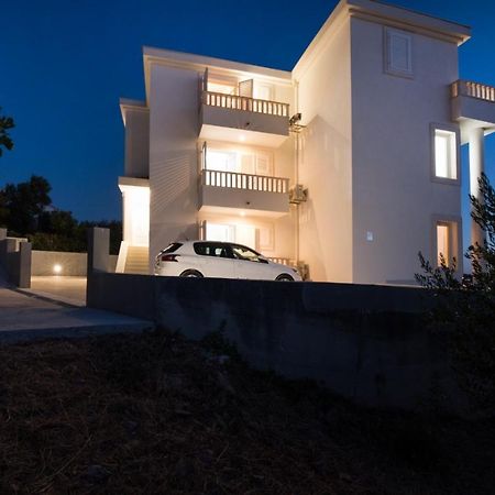 Brand New Aparment With Sea View & Swimming Pool At Ciovo - Villa Fiorentini Trogir Exterior photo